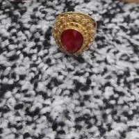 انگشتر ۲۰۰ بالای تابلو