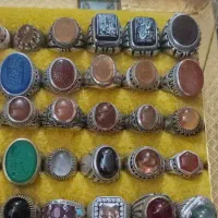 انگشتر. زبرجد.  عقیق.  یاقوت.