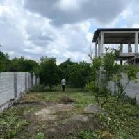 زمین-داخل-بافت-اطاقسرا-دور-دیوار