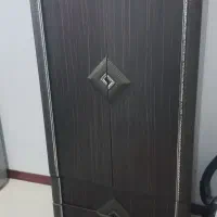 کمد لباس با کشو تمیز و سالم
