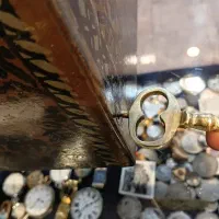 صندوق روسی صدساله ساله بکر تمام فابریک|کلکسیون اشیاء عتیقه|تهران, ایوانک|دیوار