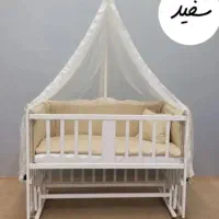 تخت کنار مادر