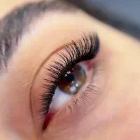 مدل جهت تولید محتوا و عکاسی لیفت و لمینت مژه