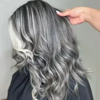 انجام تمامی خدمات در سالن زیبایی ماهور