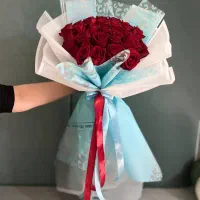 دسته گل رز قرمز تقدیم به عشق کد ۱۳۱۷ گلاریس