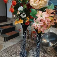 گلدان و گل