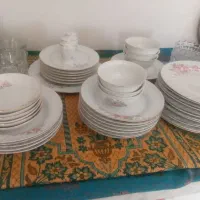 تعدادی ظروف آشپزخانه نو