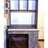 میز تحریر و کتابخانه باهم