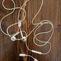 هندزفری و لایتینگ آیفون