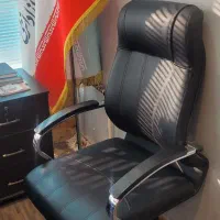 میز و صندلی اداری کاملا سالم