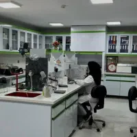 مسئول فنی و کنترل کیفی آزمایشگاه