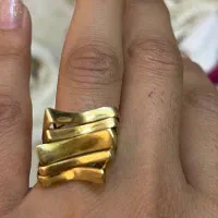 چند عدد انگشتر و گوشواره و النگوی ساعتی تمیز