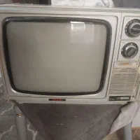 تلویزیون خاکستری قدیمی تزئینی