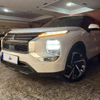 میتسوبیشی اوتلندر hلاین فول کامل دو تا کار2023|خودرو سواری و وانت|تهران, درختی|دیوار