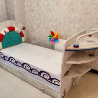 تخت تشک ویترین برند اپادانا