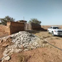 زمین پانصد متری دور دیوار