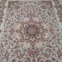 فرش ۹متری یکی رنگ زمینه نقره ای یکی رنگ زمینه کرم