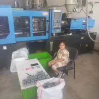 اپراتور تزریق پلاستیک .