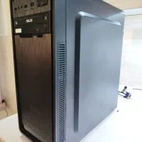 کامپیوتر مهندسی و نیمه گیمینگ رایانه کاران جوان
