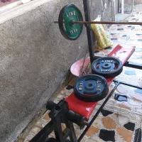 میز باشگاهی چند کاره با ۶۰کیلو وزنه در حد نو