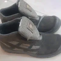 سه جفت کفش و پوتین ایمنی با کیفیت سایز ۴۲