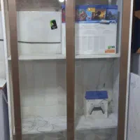 ویترین شیشه ای سالم