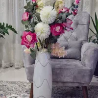 گل مصنوعی به همراه گلدان شیشه ای