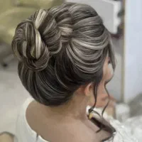 50درصد تخفیف میکاپ و شینیون عروس و همراهی و آموزش|خدمات آرایشگری و زیبایی|تربت جام, مطهری|دیوار