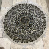 فرش گرد یک در یک