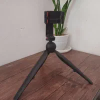 سه پایه نگهدارنده موبایل