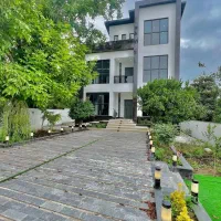 ویلاتریبلکس-250متری-در-در-جنگل