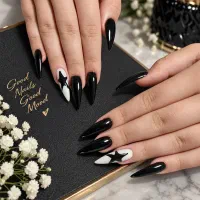 خدمات کاشت ناخن و پیرسینگ ومیکردرمال