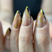 آموزش کاشت ناخن ،