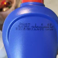 تعدادی مایع شوینده