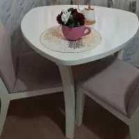 میز ناهار خوری دونفره بفروش میرسد ....