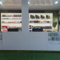 واگذاری کافی نت و فروشگاه کالای دیجیتال|اجارهٔ مغازه و غرفه|قم, شهدا|دیوار