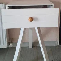 میز سه پایه دار|میز تلفن|هشتگرد, فاز ۱ مهستان|دیوار