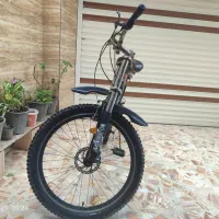 دوچرخه|دوچرخه، اسکیت، اسکوتر|شفت, |دیوار