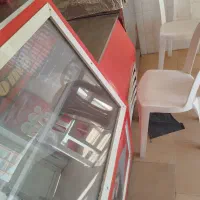 سلام یک عدد یخچال ویک عددفرساندویچی ومیزصندلی