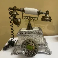 تلفن قدیمی کلکسیونی
