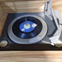 رادیوگرام روسی لامپی بامنقل وماسوره قدیمی|کلکسیون اشیاء عتیقه|تبریز, |دیوار