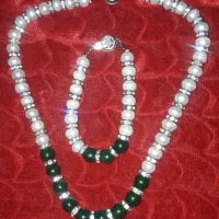 گردنبند و دستبند جواهری