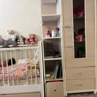 تخت و ویترین کودک|تخت و سرویس خواب|تهران, شوش (باغ آذری)|دیوار