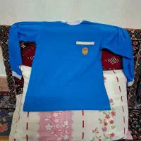 پیراهن آبی خوشرنگ  و شلوار لی نو