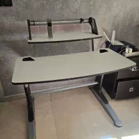 میز کامپوتر  تحریر مطالعه