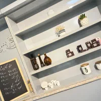 دکور سالن زیبایی یا کافه بار،  دکور مغازه