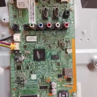 سامسونگ 32 پنل صدمه دیده|تلویزیون و پروژکتور|اصفهان, باغ فدک|دیوار