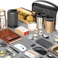 فروشنده خانوم جهت هدایای تبلیغاتی و سررسید