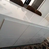 میز جزیره همراه با صندلی کلاسیک