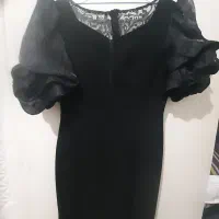 یک عدد لباس مجلسی زنانه مشکی